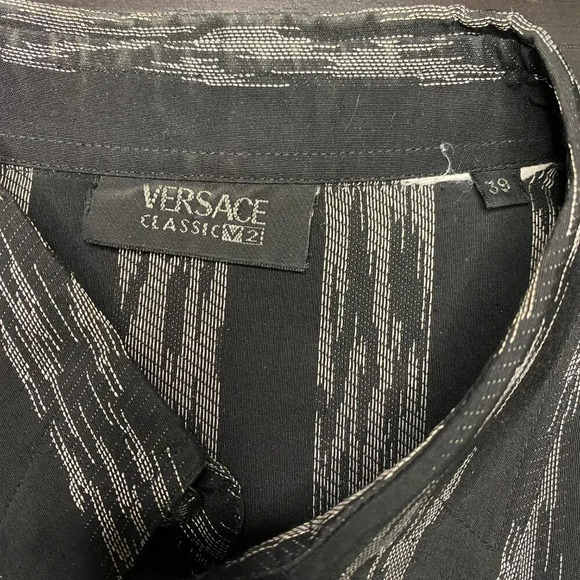 Vintage Versace Classic V2 Men's Size 39 Long Sleeve Patterned Button Down Shirt - Picture 16 of 16